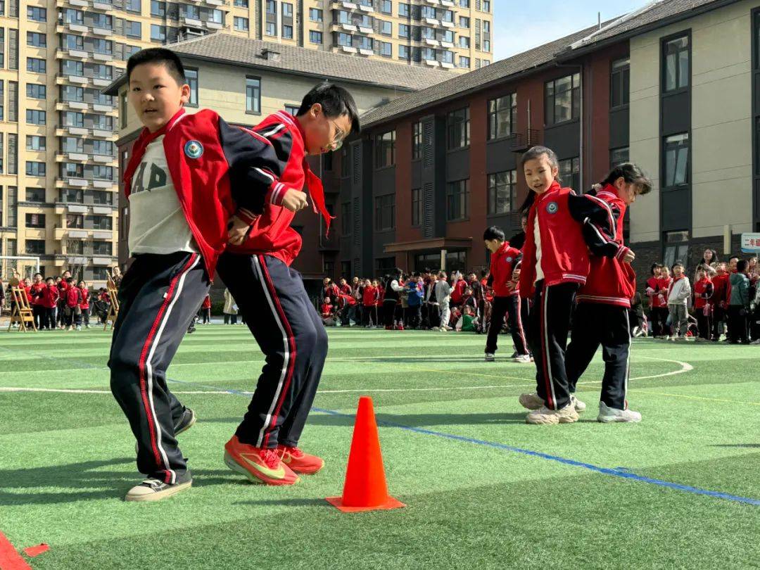 小学体育游戏(小学体育游戏大全集) 小学体育游戏(小学体育游戏大全集)
